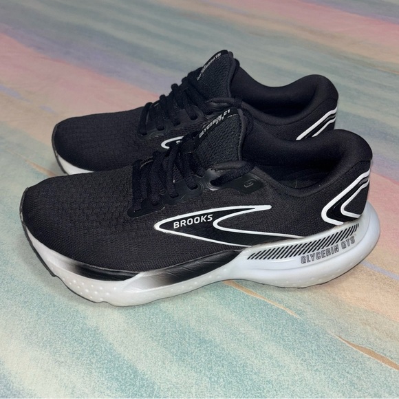 Brooks Glycerin GTS 21 Black White Running Shoe 1204091B090 Women’s Size 8.5